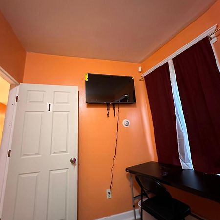 Fidellia Iron Room, Queen Bed Minutes From Newark Liberty International Airport And Newark Penn Station Extérieur photo